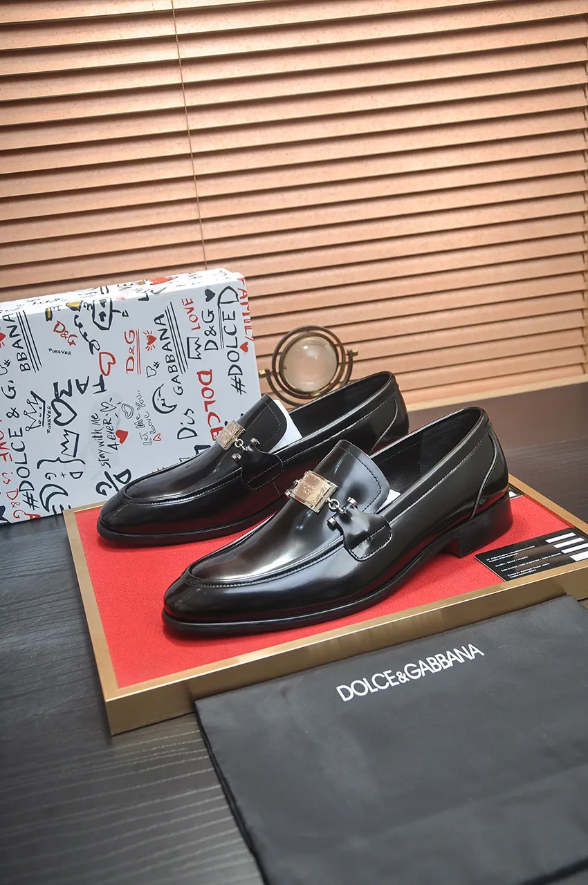 Men's men's shoes 💰500💶🌲 DG top 🔍🔍Men's new leather shoes 🚹 are on sale at the same time at the counter ⚠The uppers are imported cowhide from Italy, the entire imported cowhide lining, imported accessories 💪💪, completely 1⃣️ vs 1⃣️ replica 🇮 🇹💪💪, ⚠Sole: The original sole is specially provided by the original factory, the exclusive movable molded sole is super comfortable, ⚠The original factory follows the order, 🔍🔍high quality, you can enter and exit the counter at will, welcome to compare ⚠Size: 38-44 (45 customized)